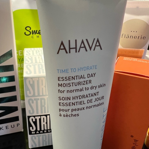 NWT AHAVA time to hydrate essential day moisturizer for normal to dry skin. - Picture 3 of 12